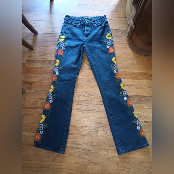 Ashley Mason Denim - EUC Floral Wide Leg Flare Ashley Mason Premium Jeans 5/27